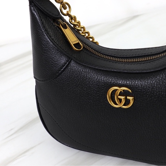 Gucci Black Shoulder Bag with Gold Accents - Picture 4 of 9